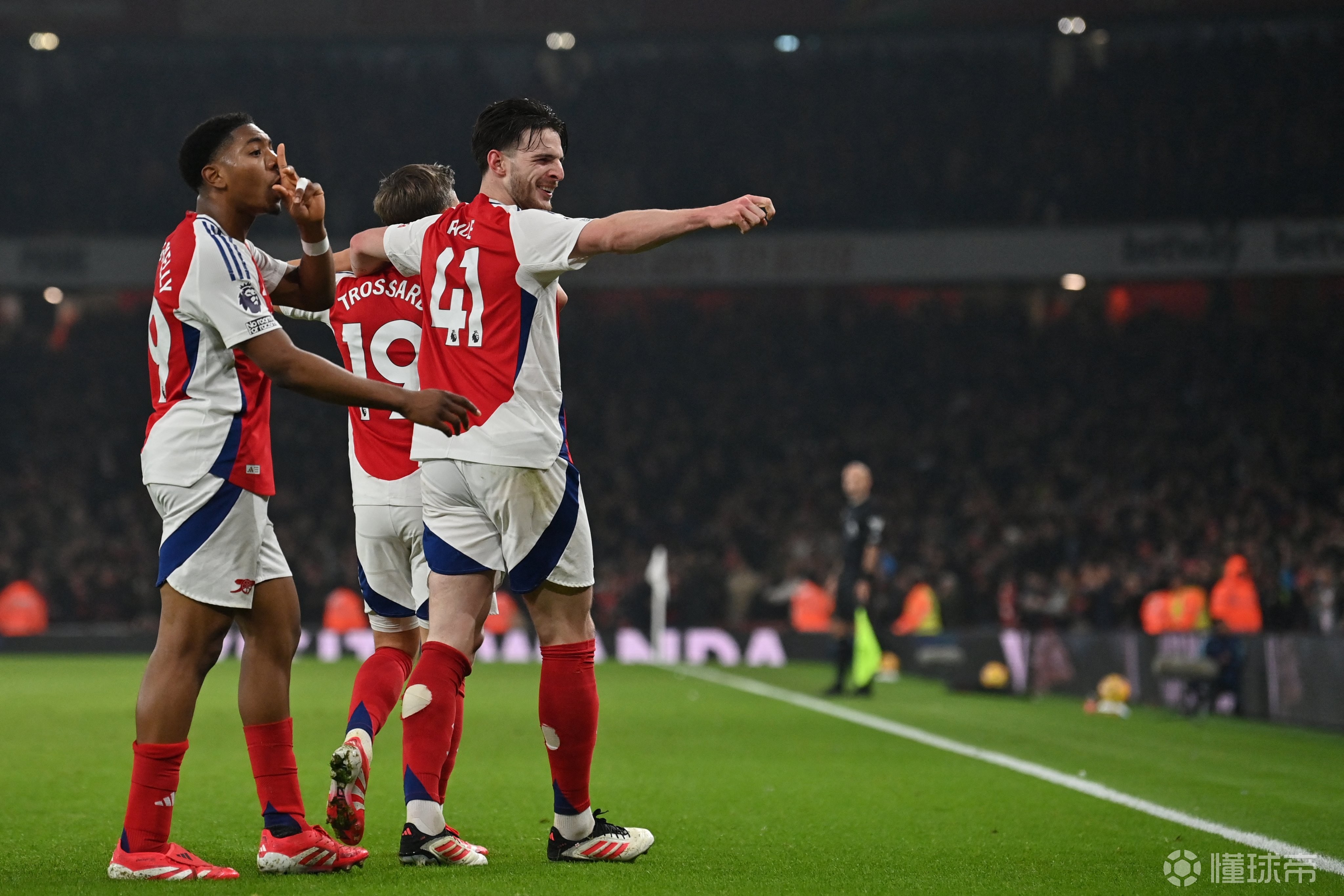 巴塞罗那发布备战花絮，今晨绝杀压哨，欧联任务艰巨，球探报告显示潜力(巴塞罗那为什么踢不过拜仁)