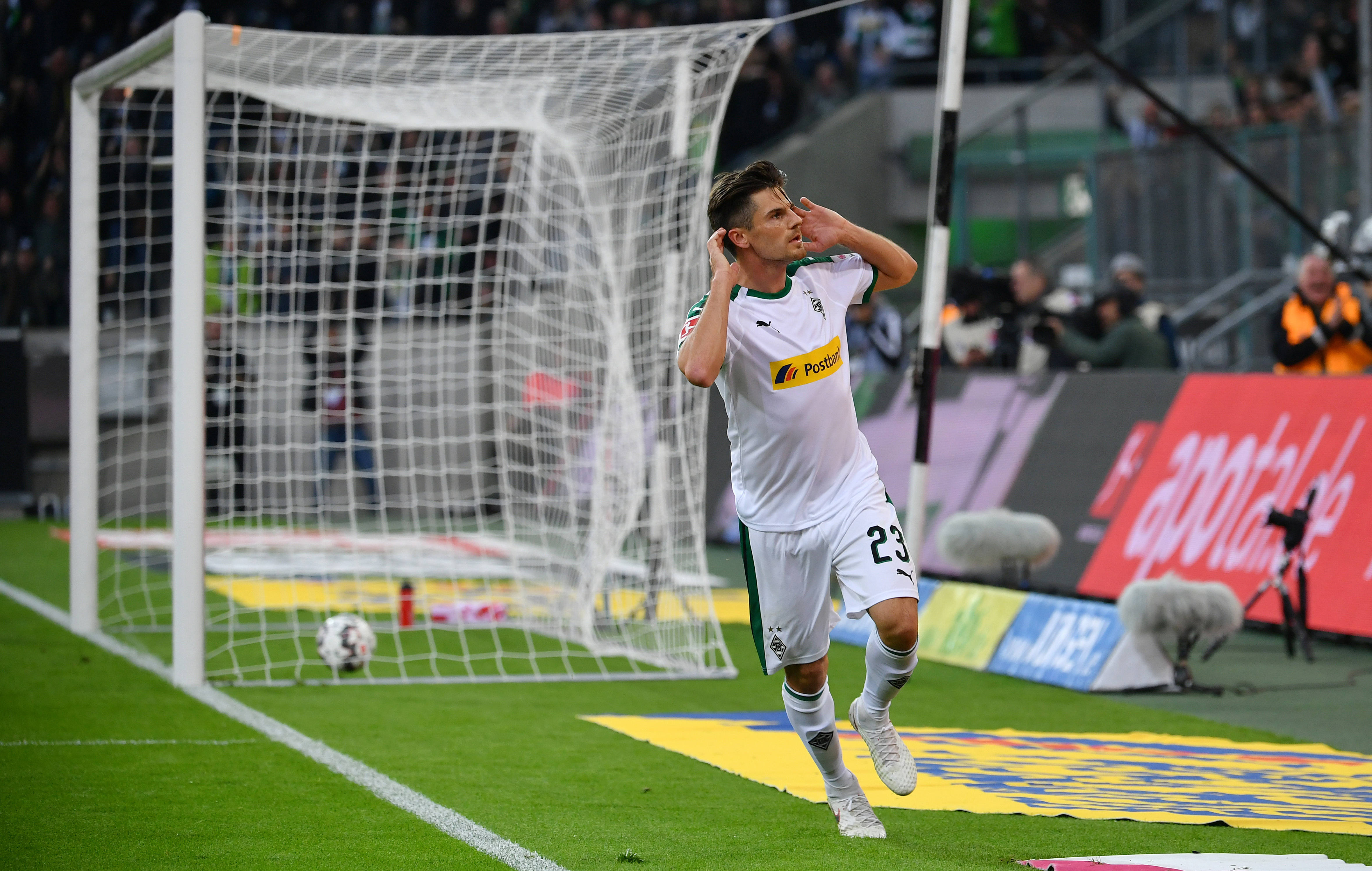 九游体育-关于门兴格拉德巴赫冲刺阶段刷新队史纪录，志在社区盾名次提升，质疑声仍在，控场能力受关注的信息